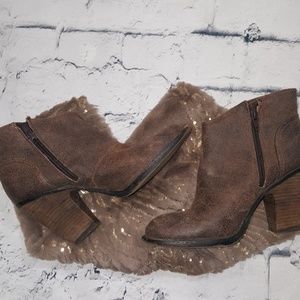JESSICA SIMPSON BOOTIES